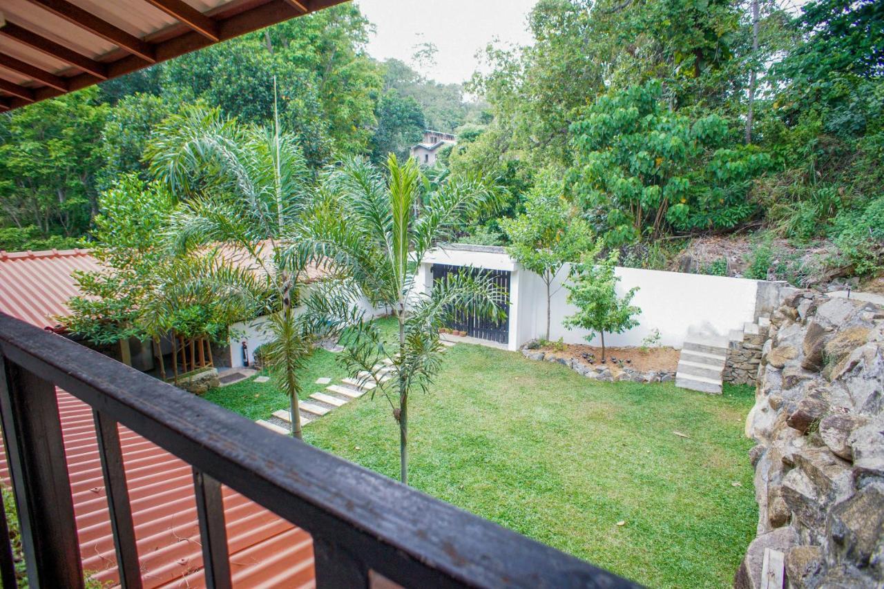 Pineview Hotel Unawatuna Ngoại thất bức ảnh