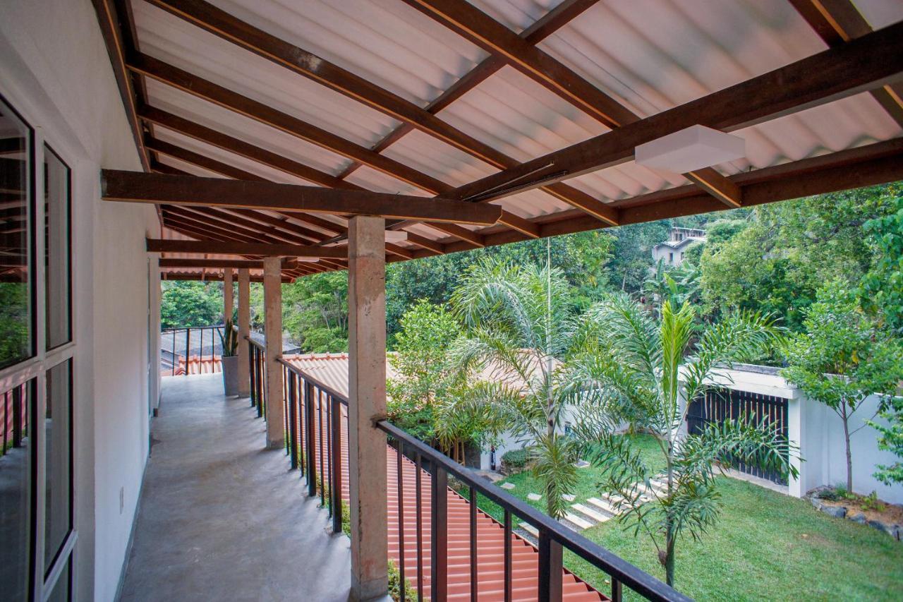 Pineview Hotel Unawatuna Ngoại thất bức ảnh