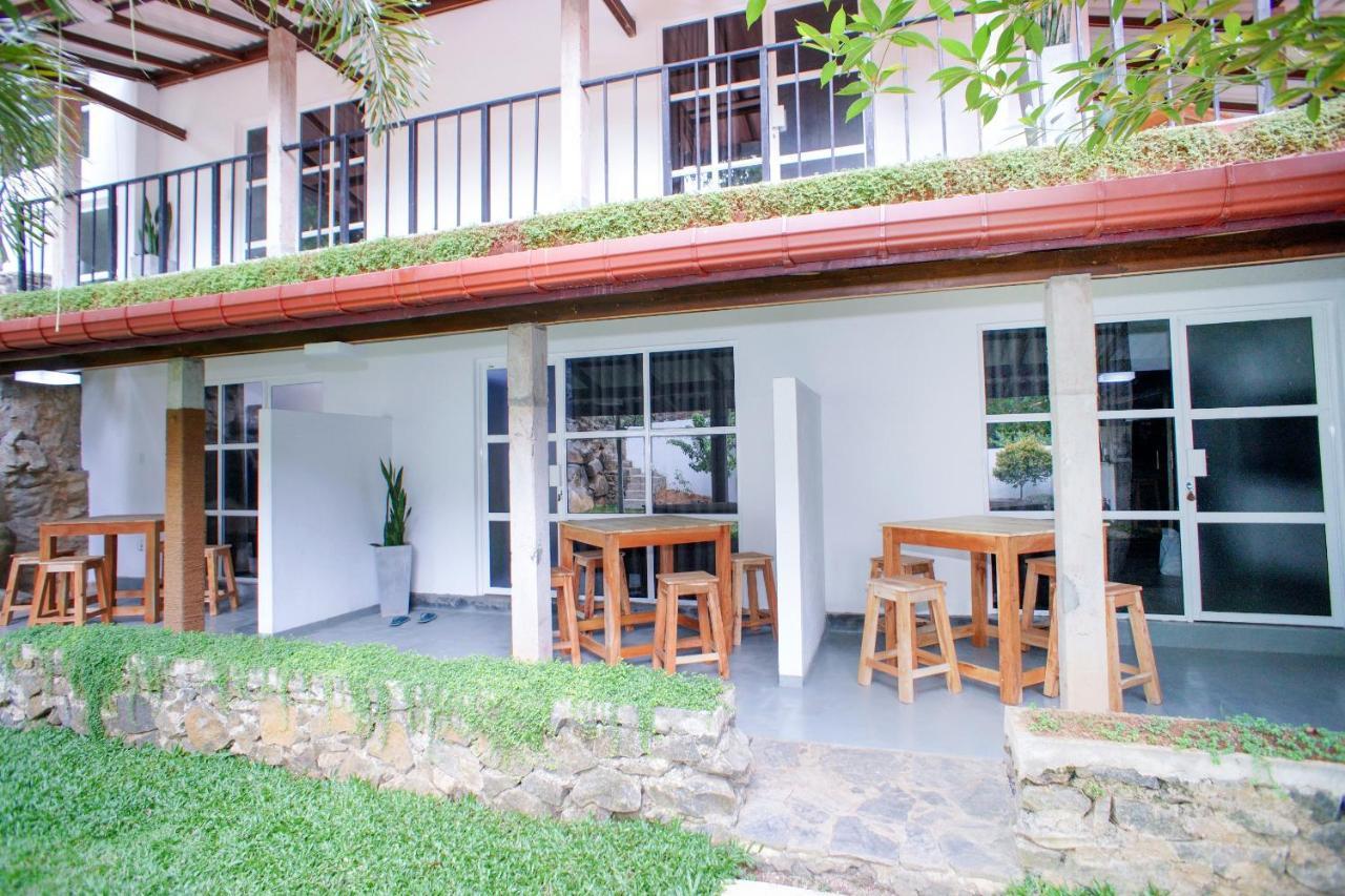 Pineview Hotel Unawatuna Ngoại thất bức ảnh